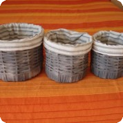 Košíčky z papíru ručně pletené